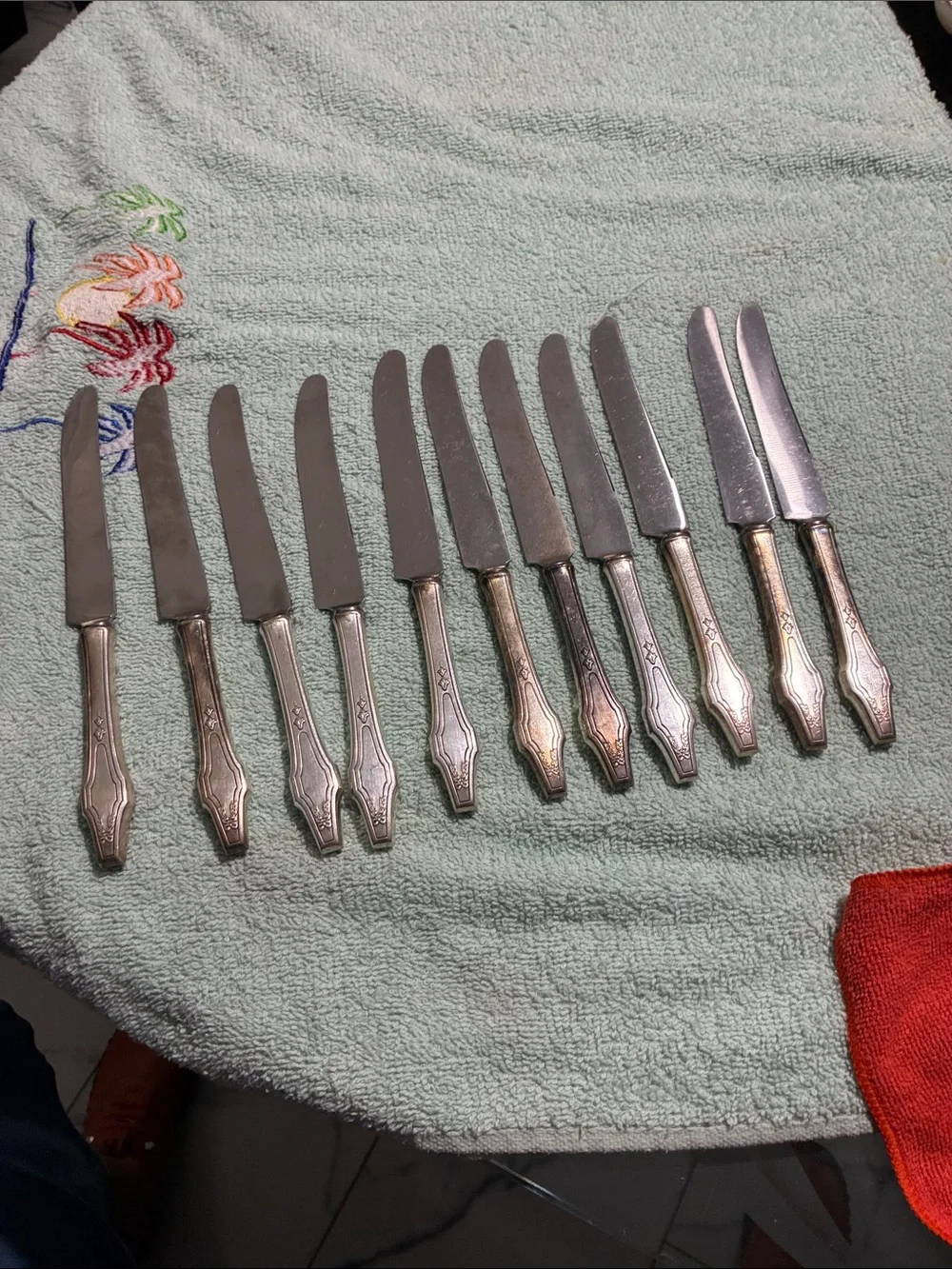 Oneida Silver Stainless Steel Dinner Knife Set - Silver Handles